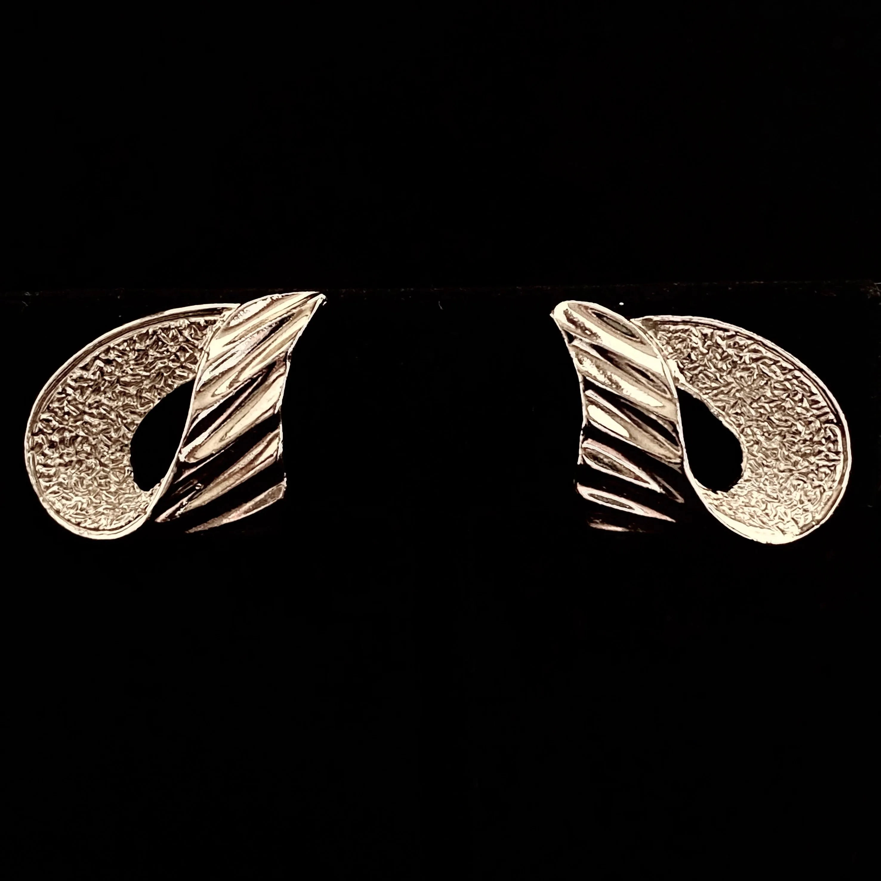 1971 Sarah Coventry Ribbonette Earrings