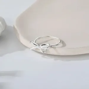 Bow Tie Ring in 925 Sterling Silver