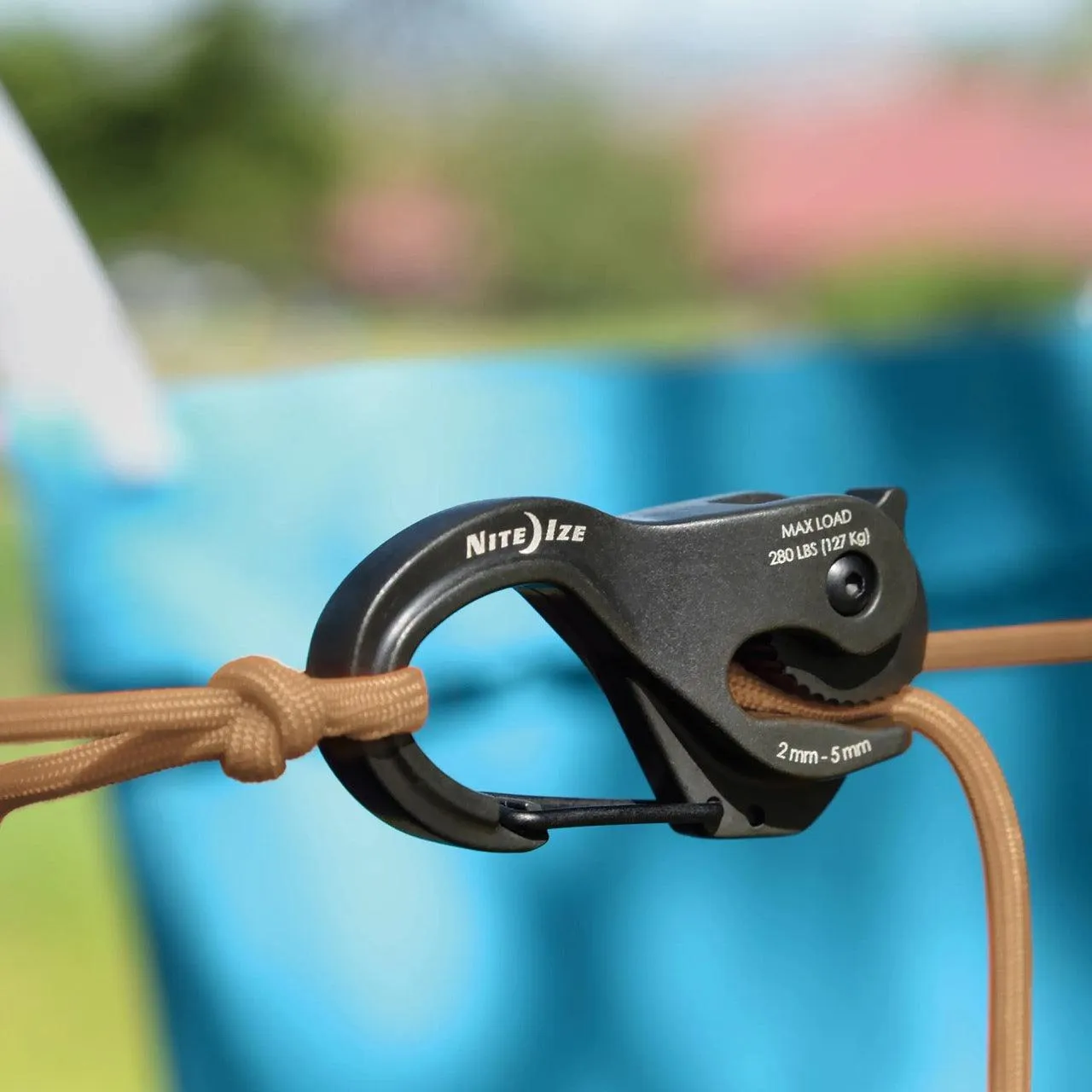 CamJam XT(TM) Aluminum Rope Tightener plus 10ft Rope, black - large