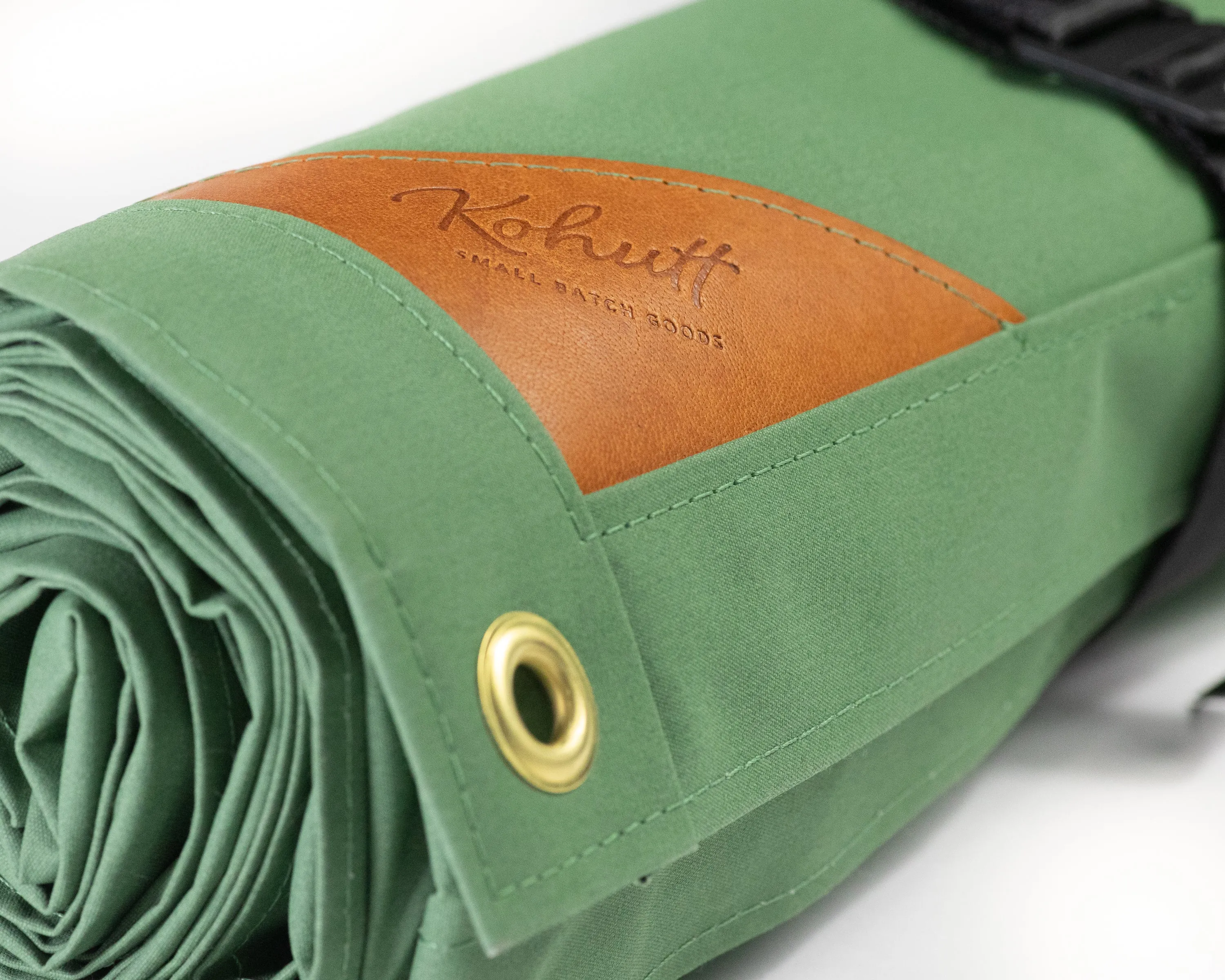 Canvas field rug in evergreen