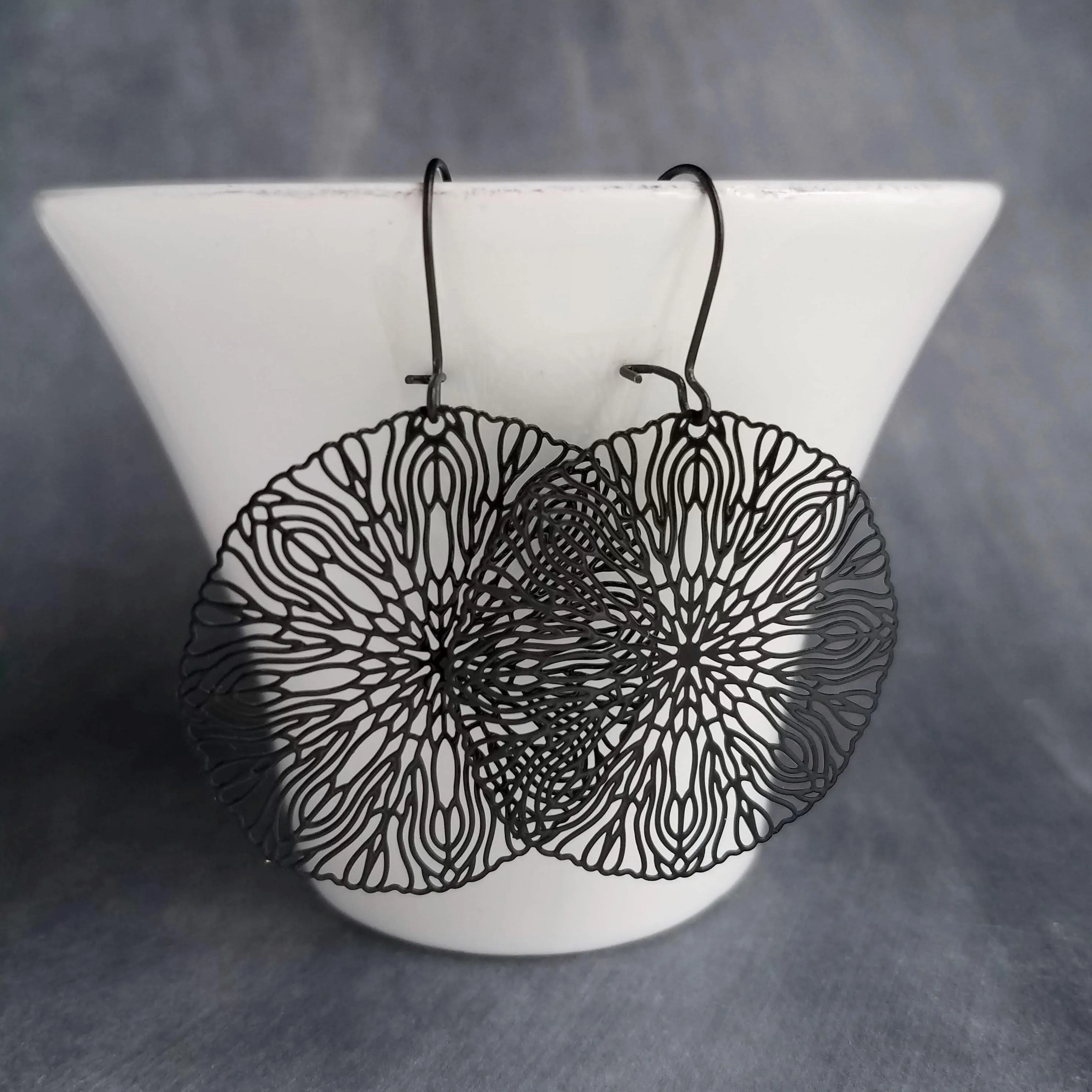 Large Black Filigree Earrings, round black earrings, thin earrings, cut out earrings, big earrings, floral earrings lightweight kidney