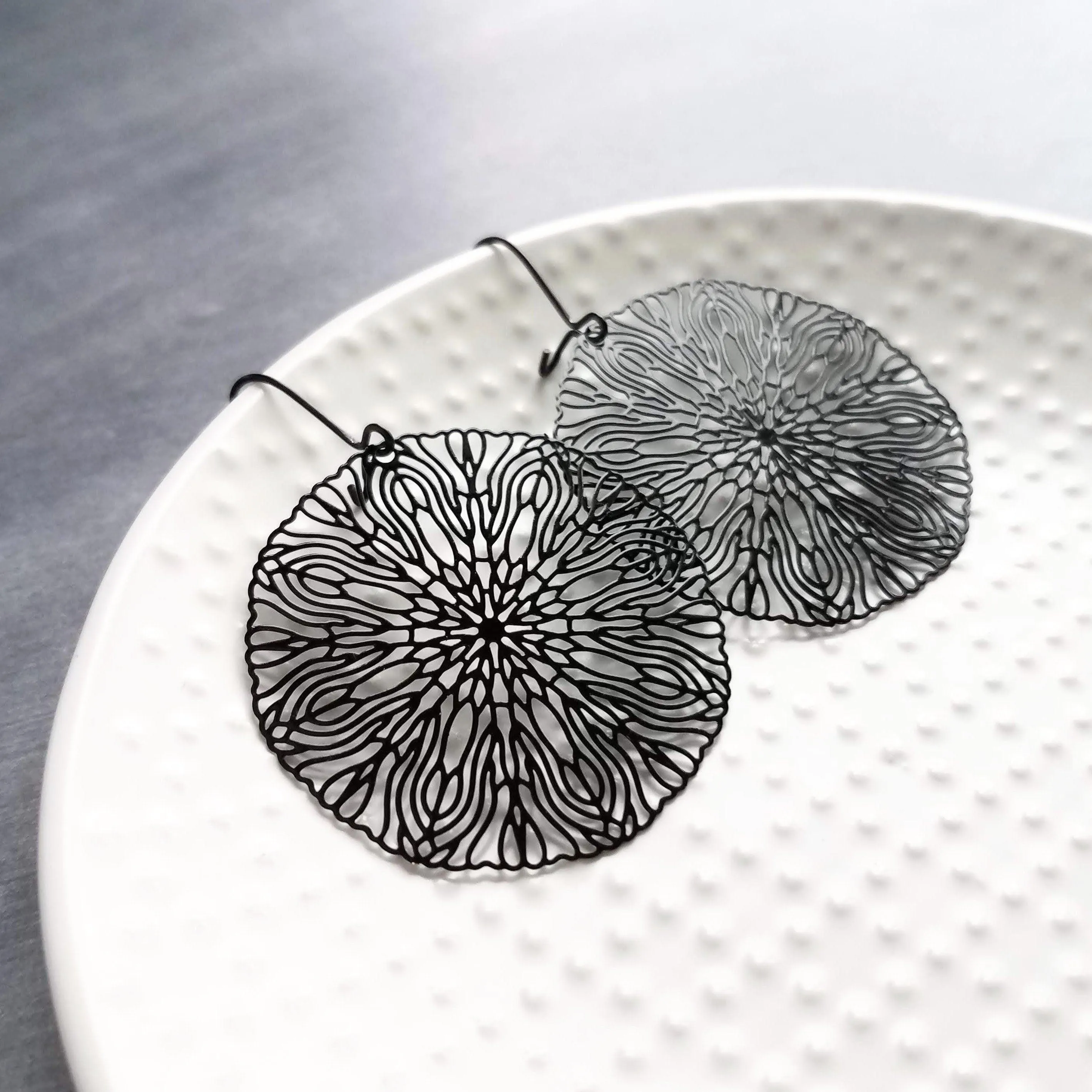 Large Black Filigree Earrings, round black earrings, thin earrings, cut out earrings, big earrings, floral earrings lightweight kidney