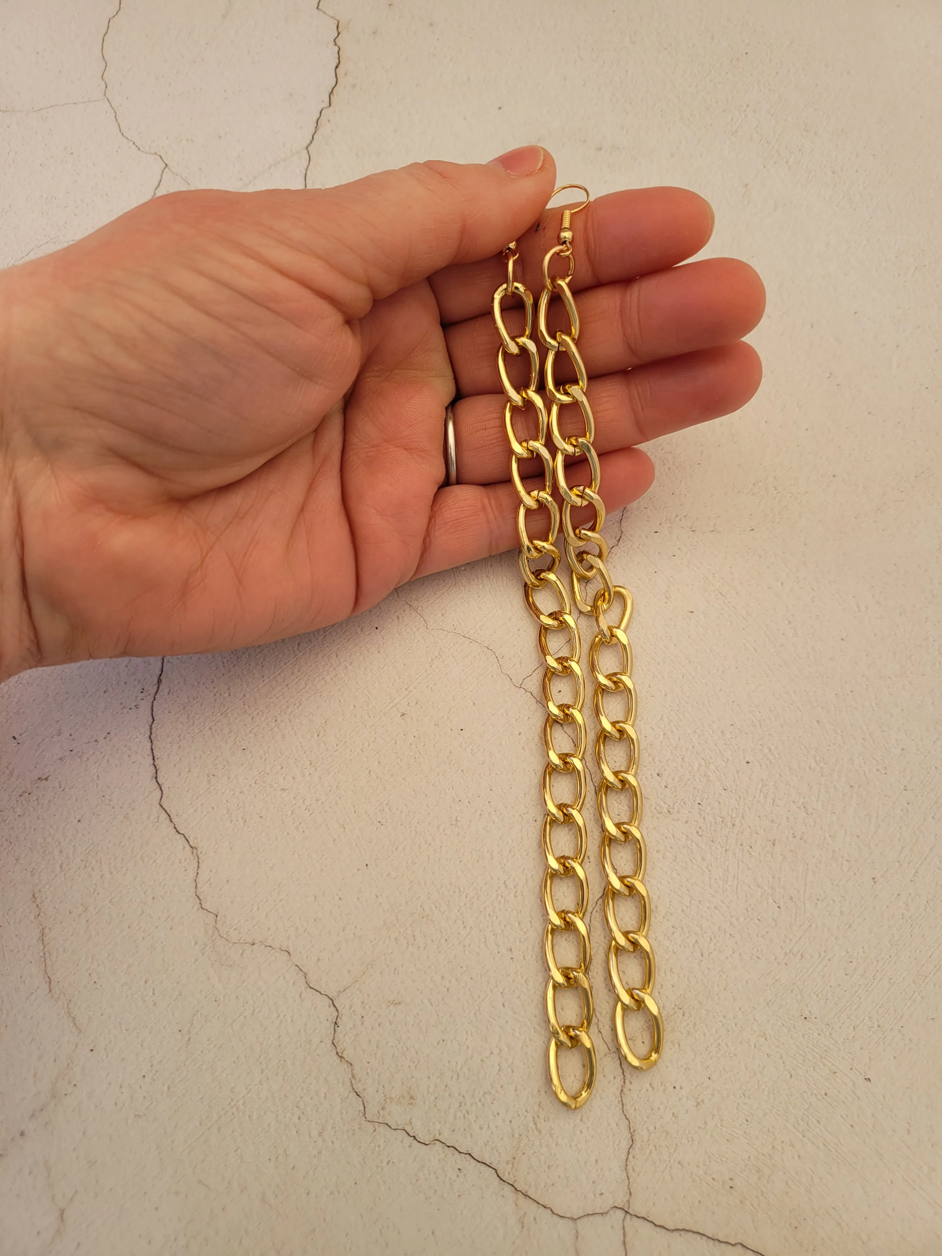 Long Chain Earrings Ultra Lightweight 19 cms Drop