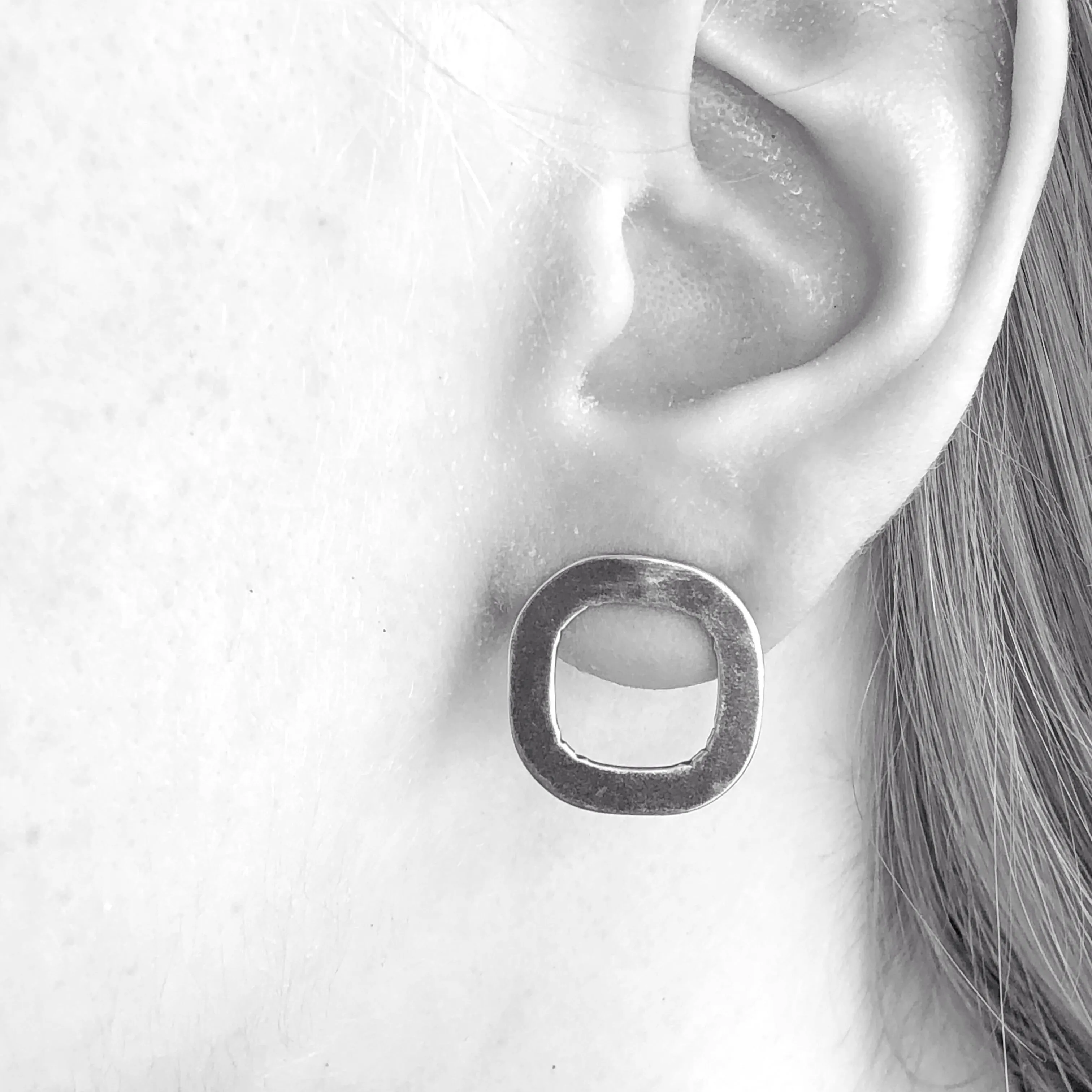 Sketch Post Earrings
