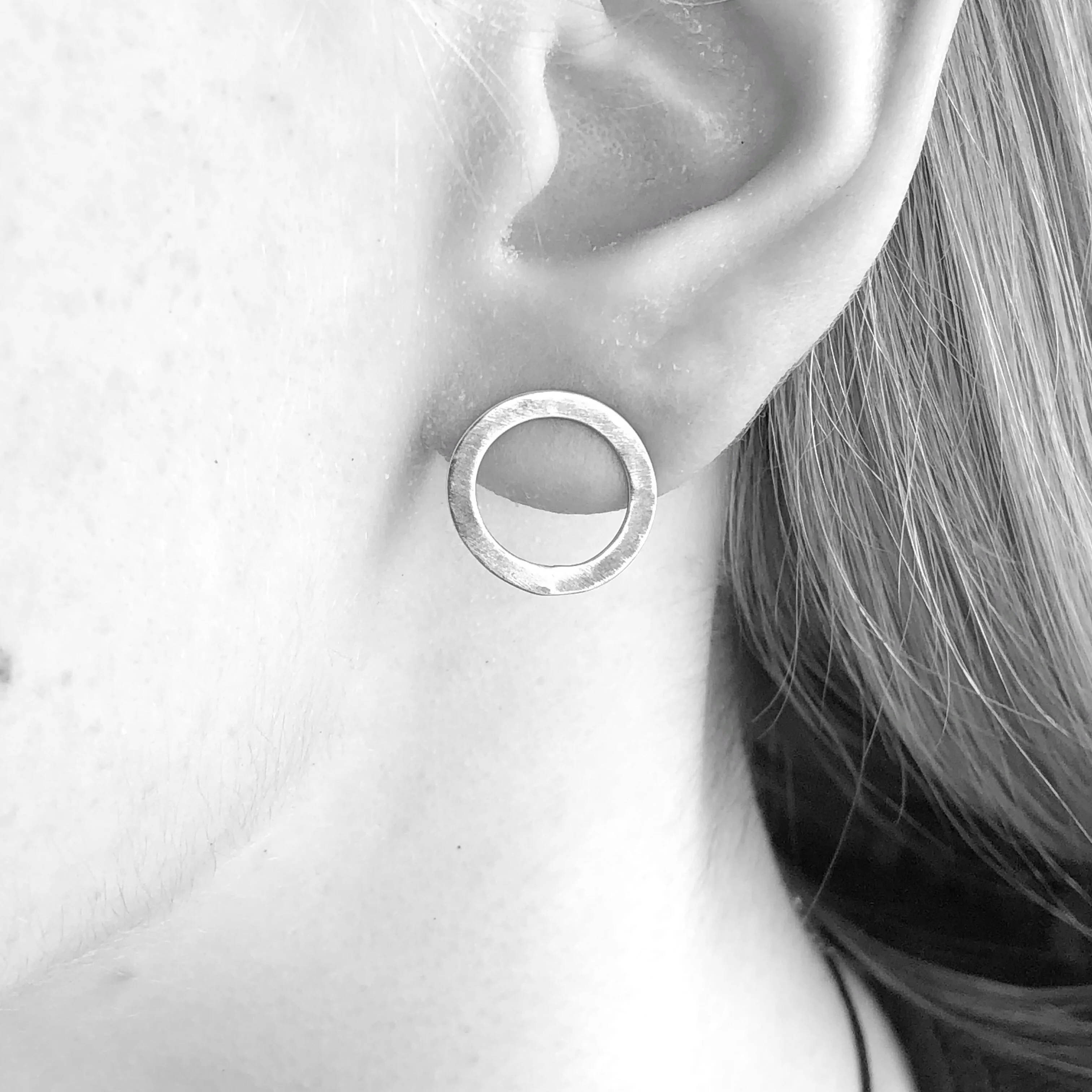 Sketch Post Earrings