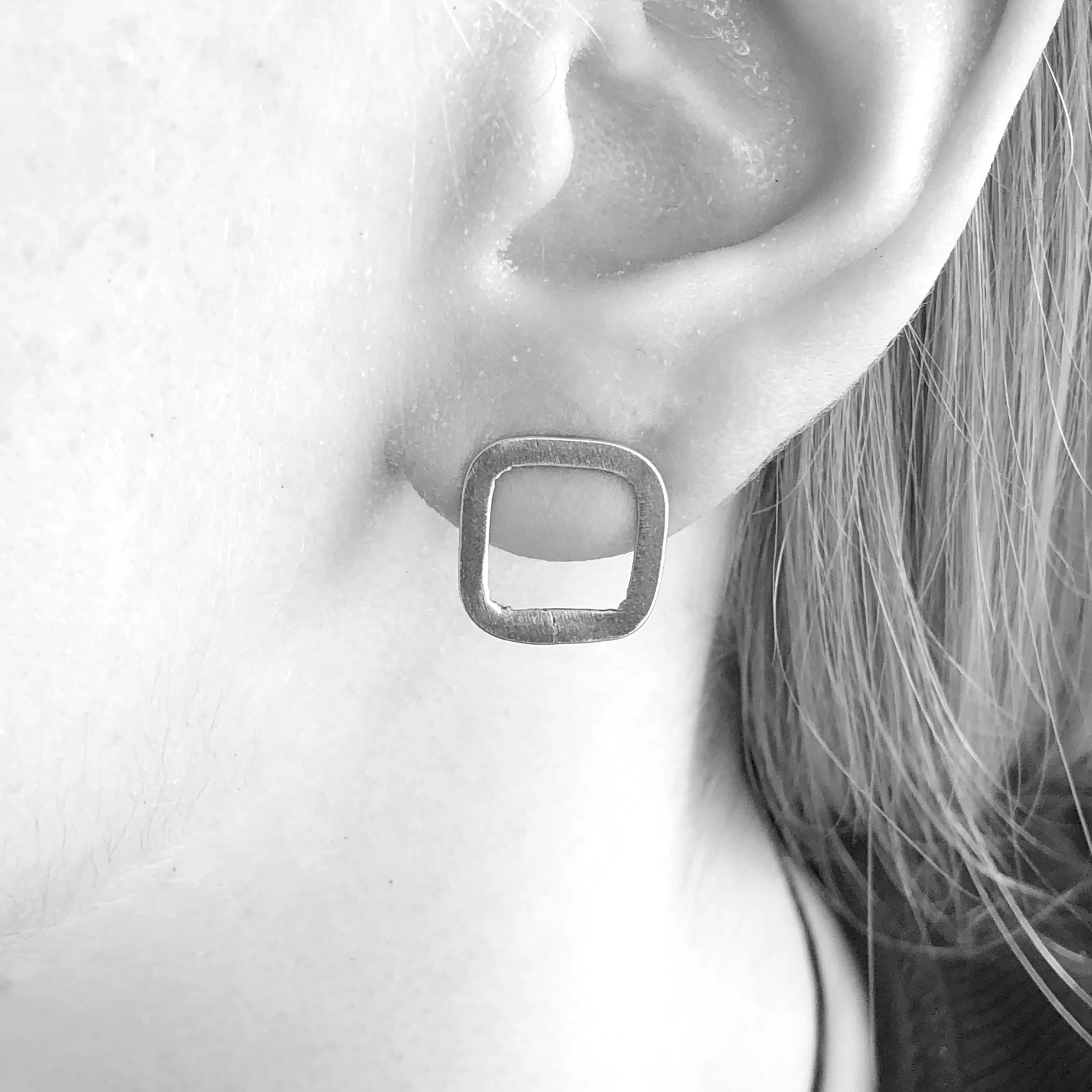 Sketch Post Earrings