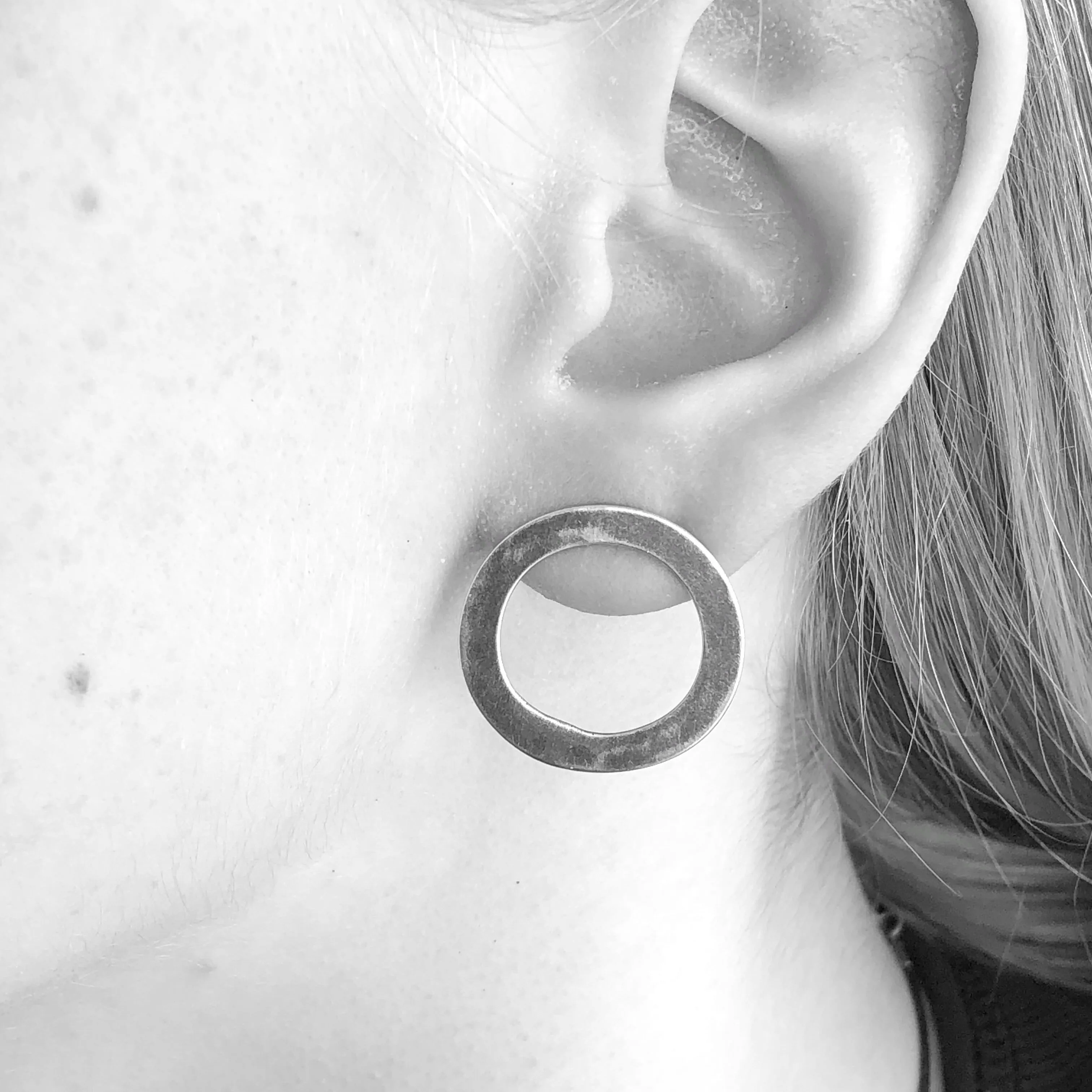 Sketch Post Earrings