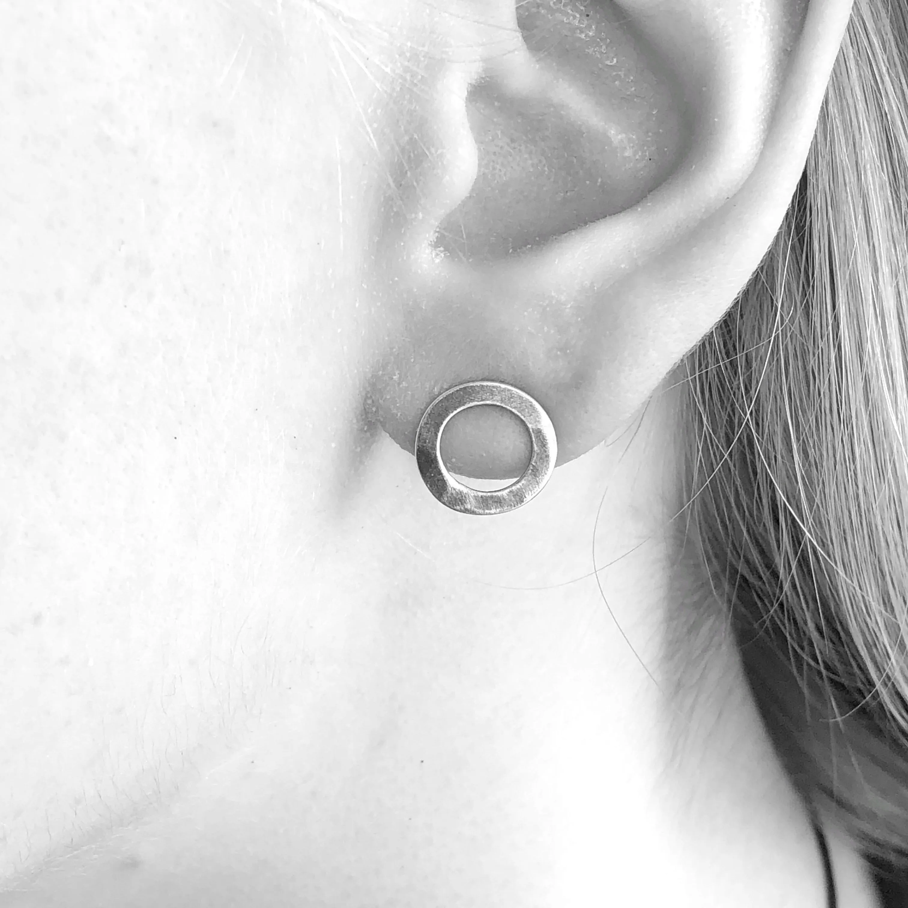 Sketch Post Earrings