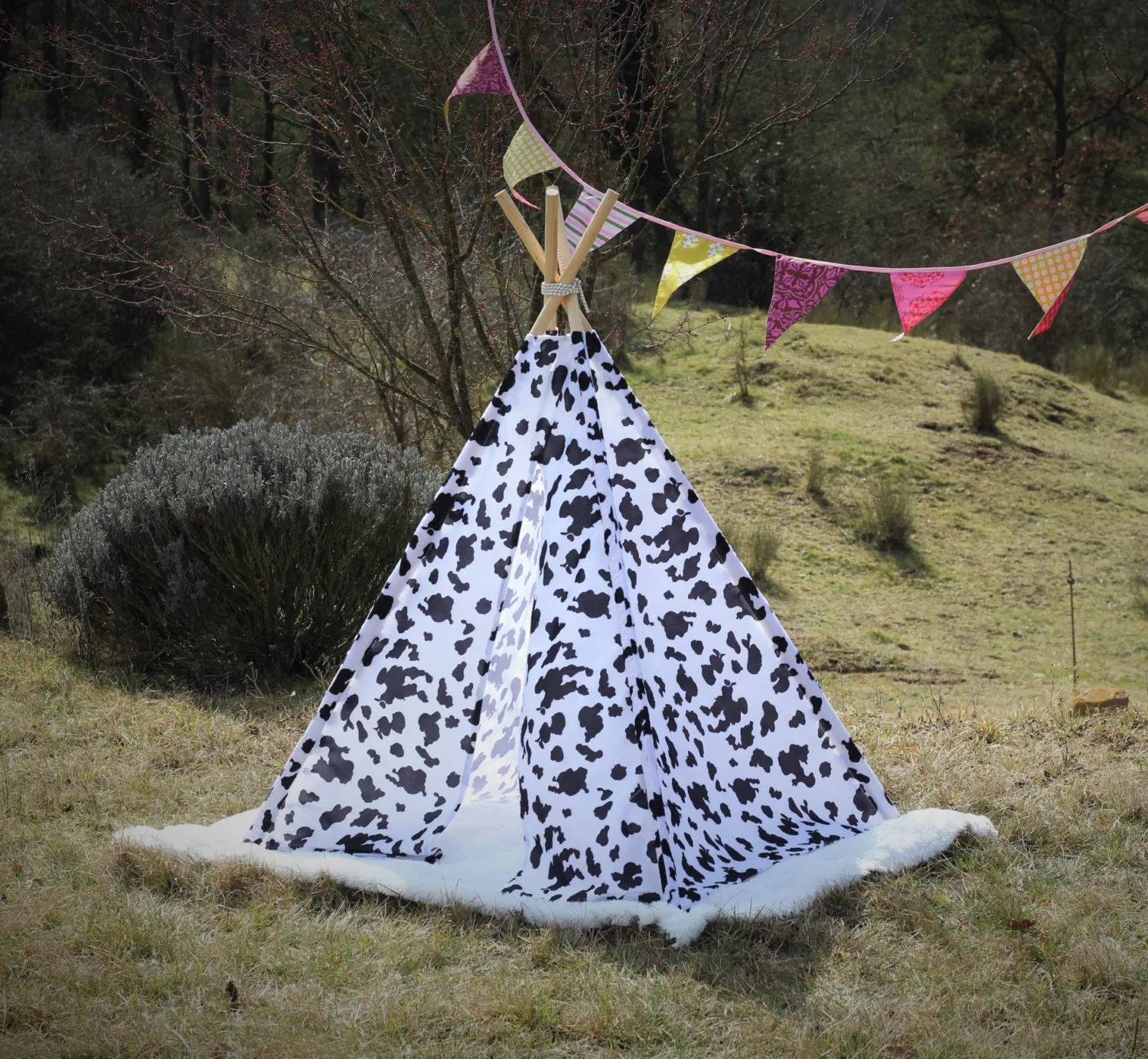 Teepee Tent Cow Motive . POLES NOT INCLUDED.