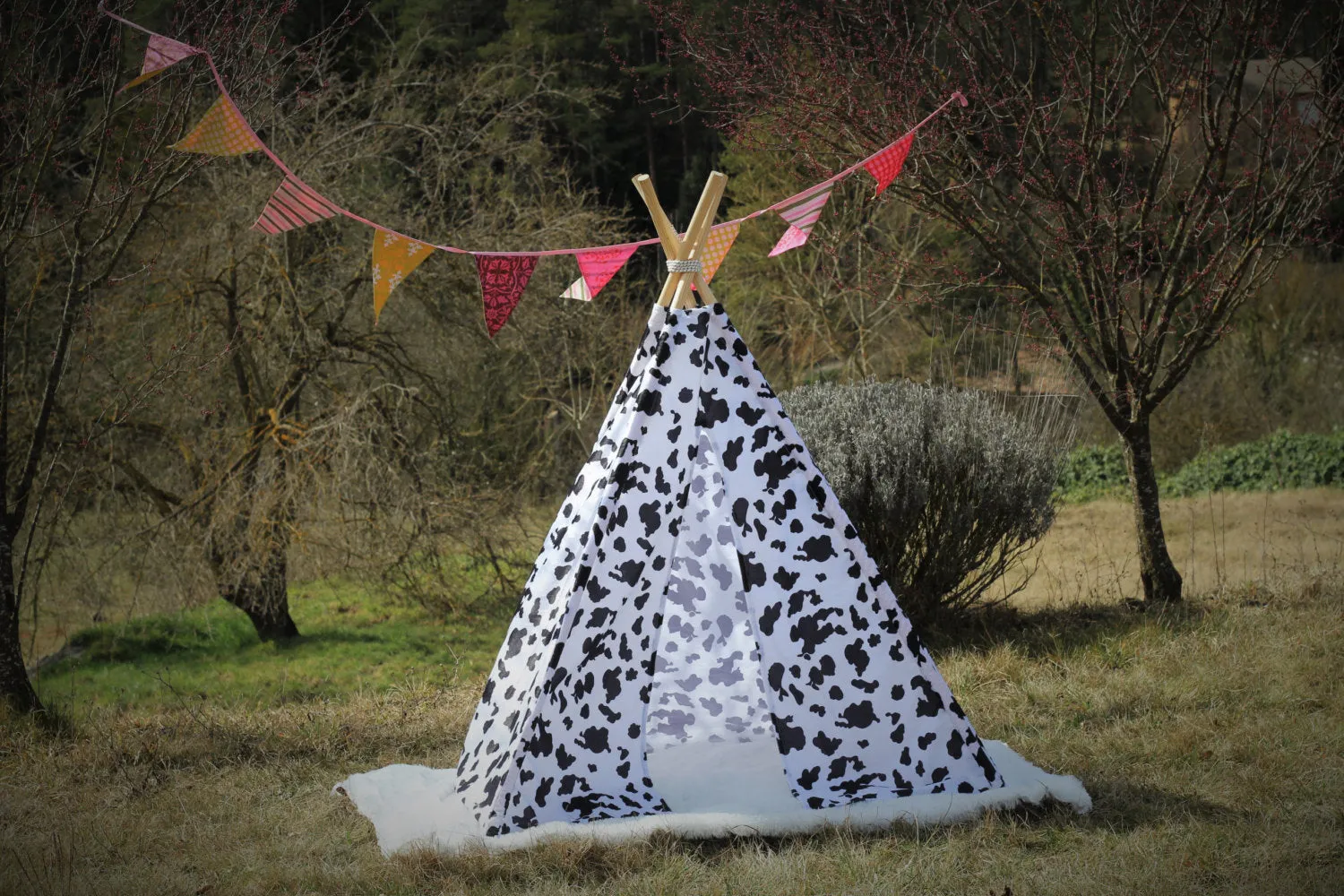 Teepee Tent Cow Motive . POLES NOT INCLUDED.