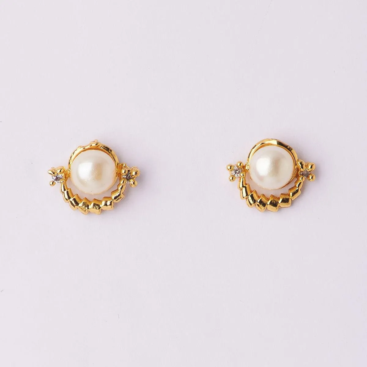Trendy Stud Pearl Earring