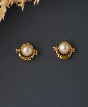 Trendy Stud Pearl Earring