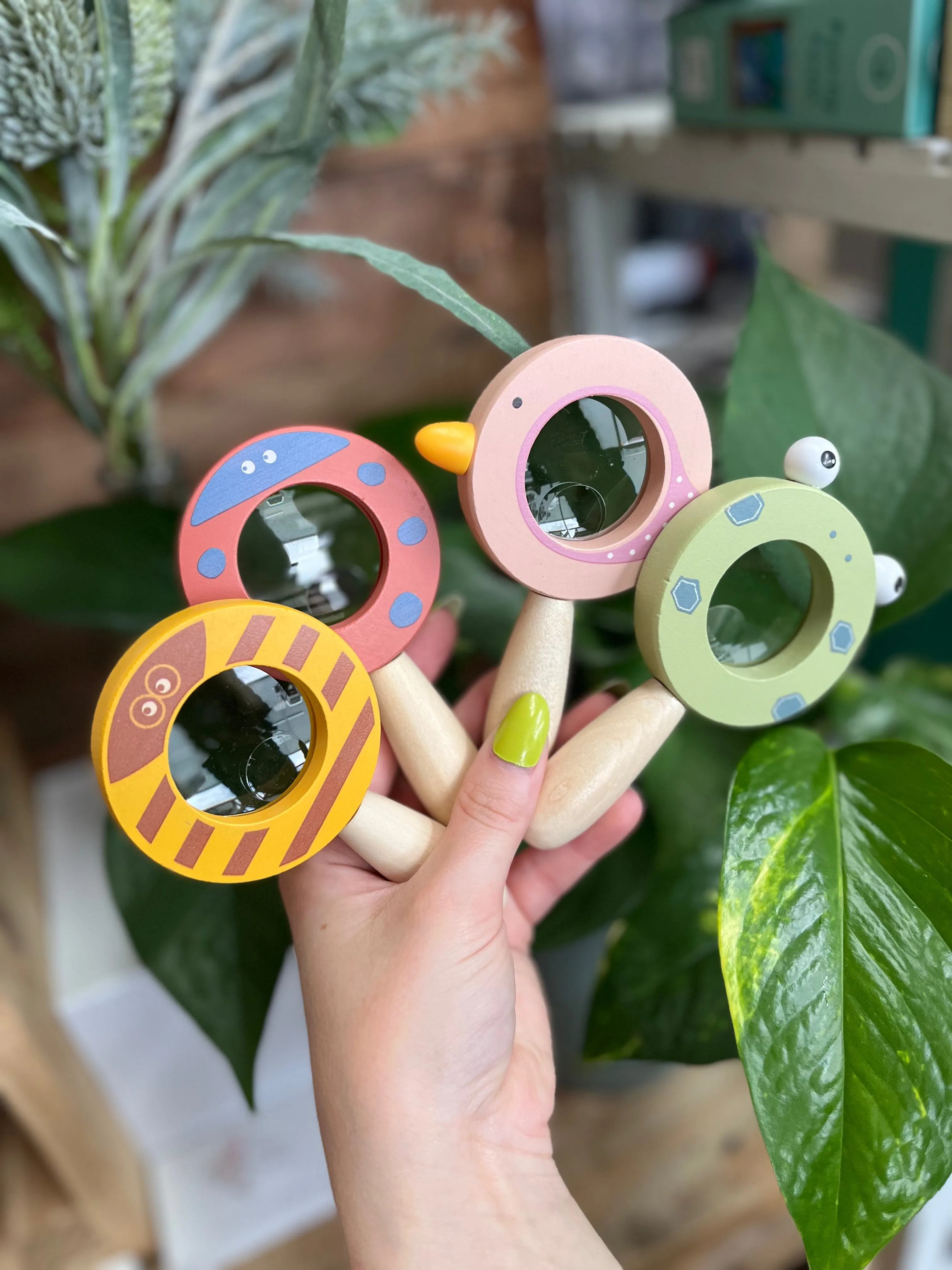 Wooden Garden Friends Magnifying Glasses
